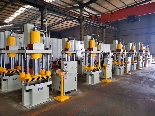 威鍛矯直機車間